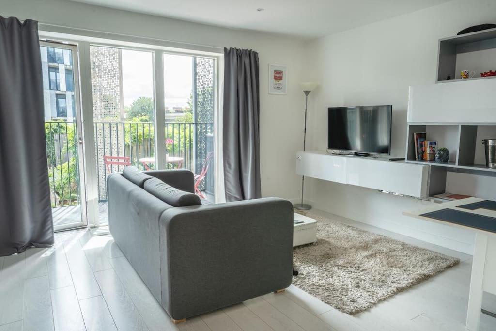 Cool Dalston Studio With Balcony And Gym Leilighet London Eksteriør bilde