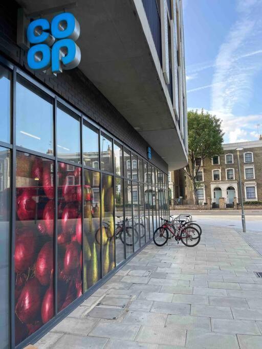 Cool Dalston Studio With Balcony And Gym Leilighet London Eksteriør bilde