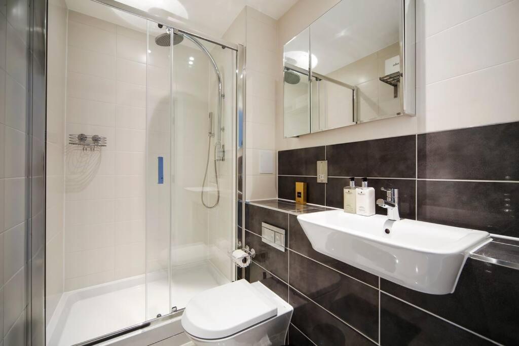 Cool Dalston Studio With Balcony And Gym Leilighet London Eksteriør bilde
