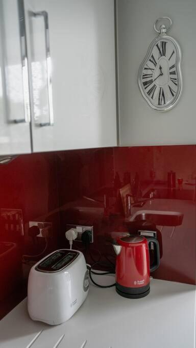 Cool Dalston Studio With Balcony And Gym Leilighet London Eksteriør bilde