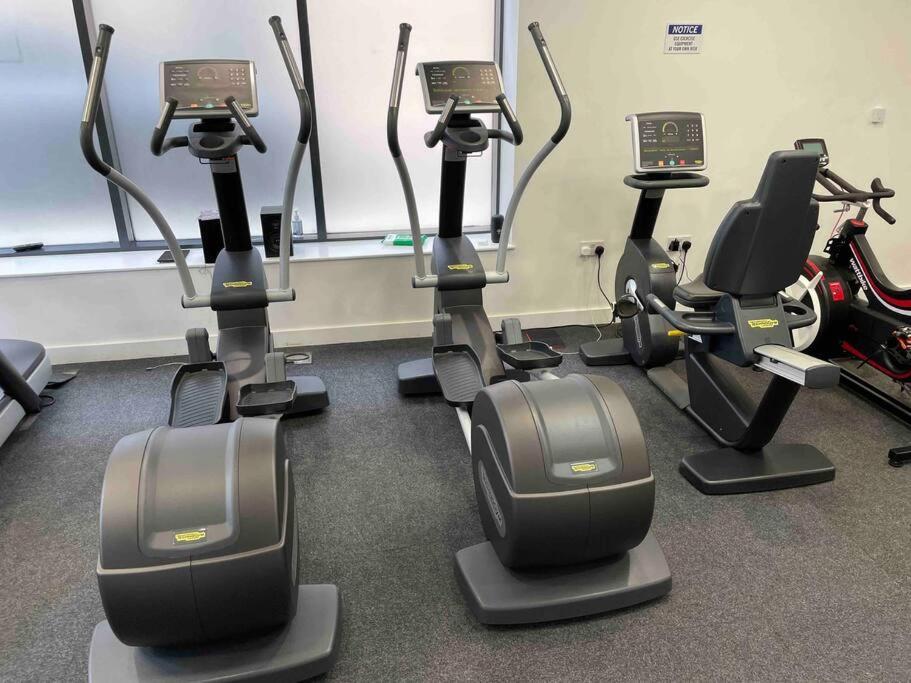 Cool Dalston Studio With Balcony And Gym Leilighet London Eksteriør bilde