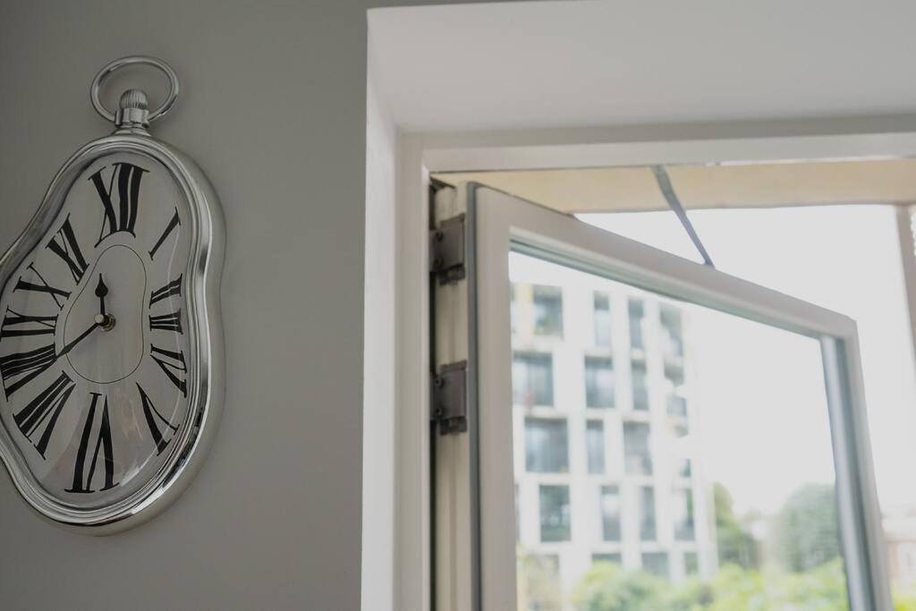 Cool Dalston Studio With Balcony And Gym Leilighet London Eksteriør bilde